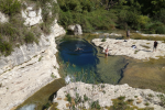 Une "baignoire" dans le canyon du parc naturel "Cavagrande del Cassibile" - PNG - 886.4 ko - 800×533 px